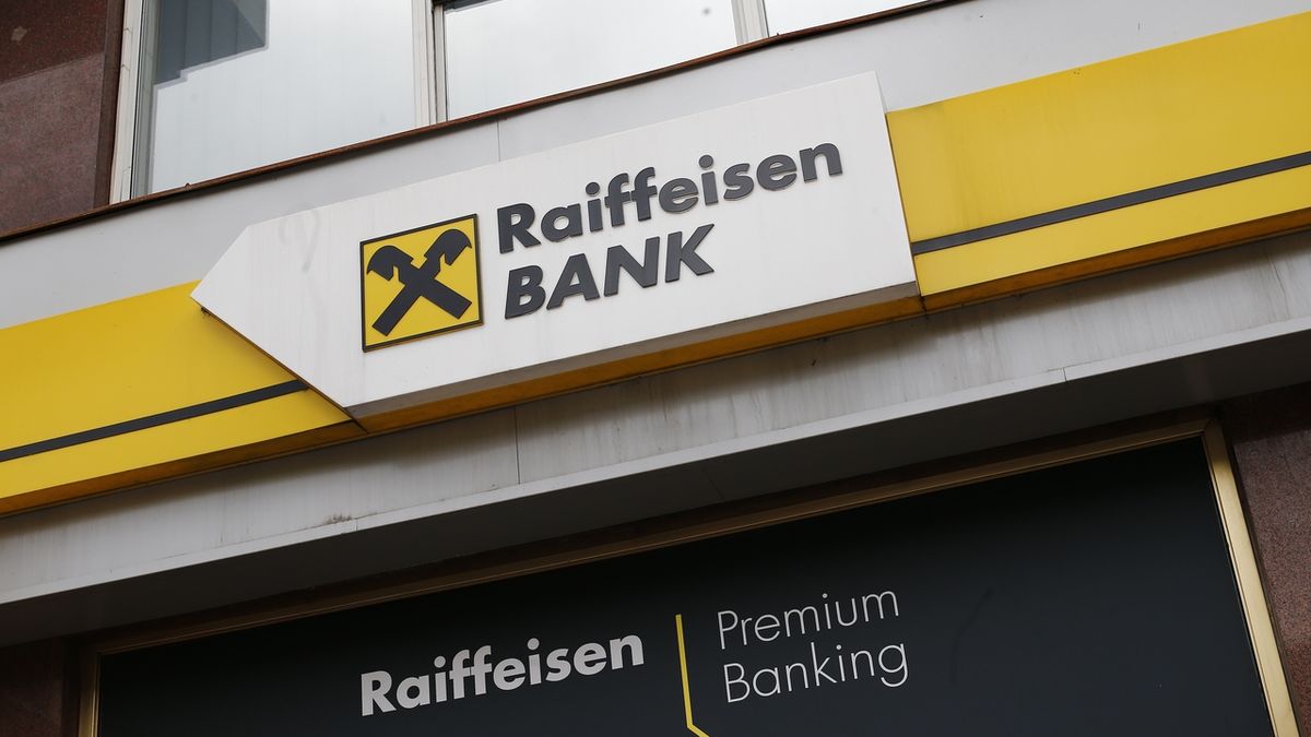 Raiffeisen Bank a UniCredit zvažují odchod z Ruska